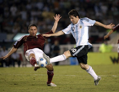 Lionel Messi World Cup 2010 Duel