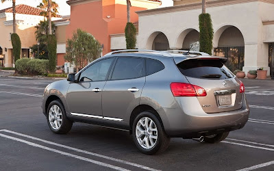 2011 Nissan Rogue Rear Side View