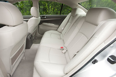 2011 Infiniti G25 Sedan Backseat