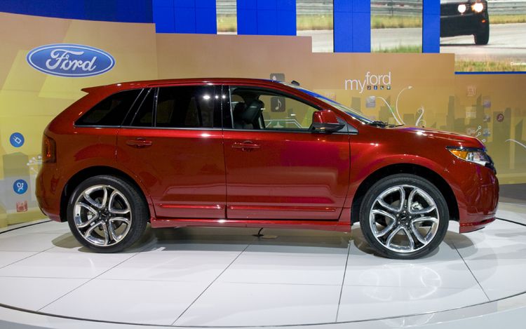 [chicago2011_ford_edge+side_view.jpg]