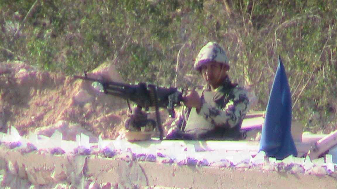 [V5T49106.jpg]