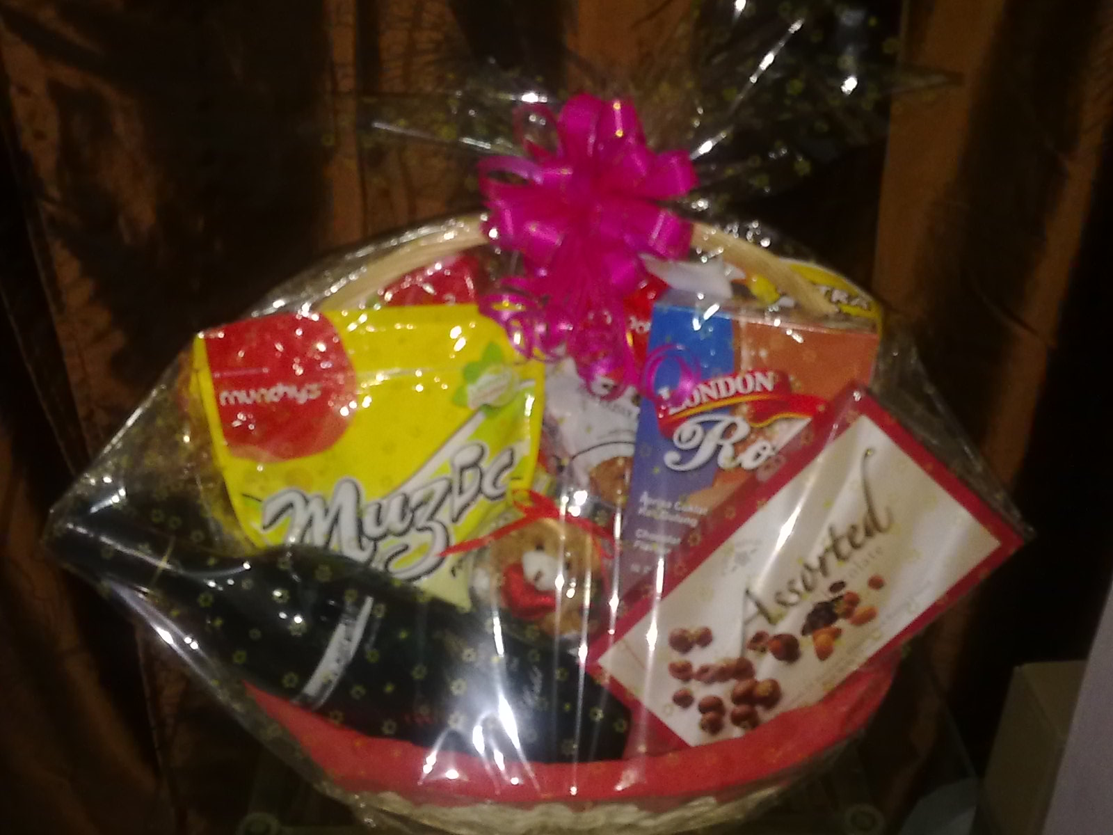 LOVE STORY Florist Gift Hse Hampers for all occasions use