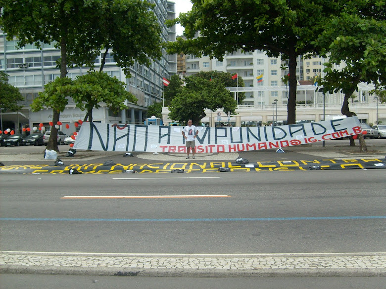 INICIO DO ABAIXO-ASSINADO NA PRAIA DE COPACABANA