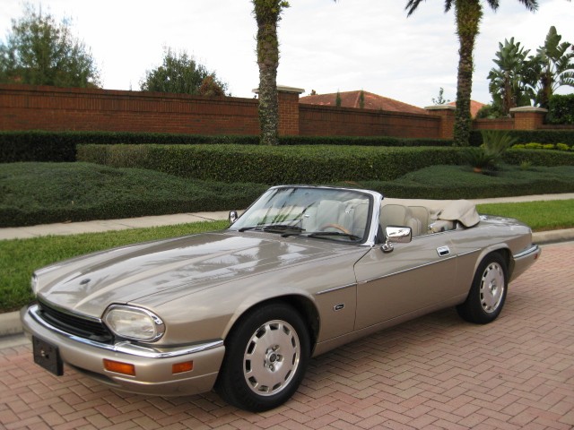 1995%2BJaguar%2BXJS.jpg