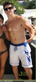 Naked and Hot Men: David Henrie