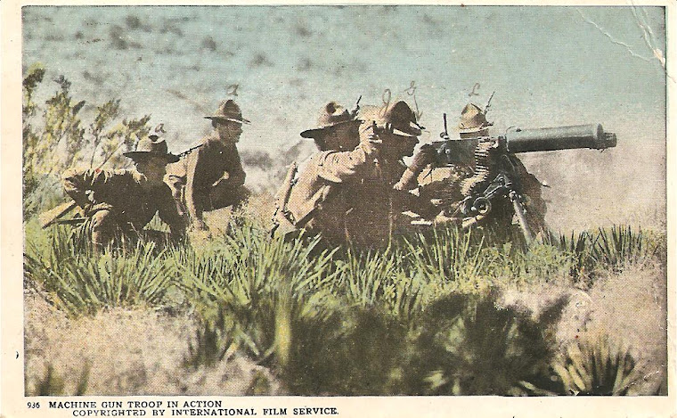 Colored picture of a Machine gun crew in action