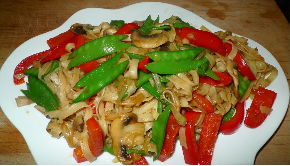 Amporn's Thai Kitchen Vegetarian StirFried Egg Noodle