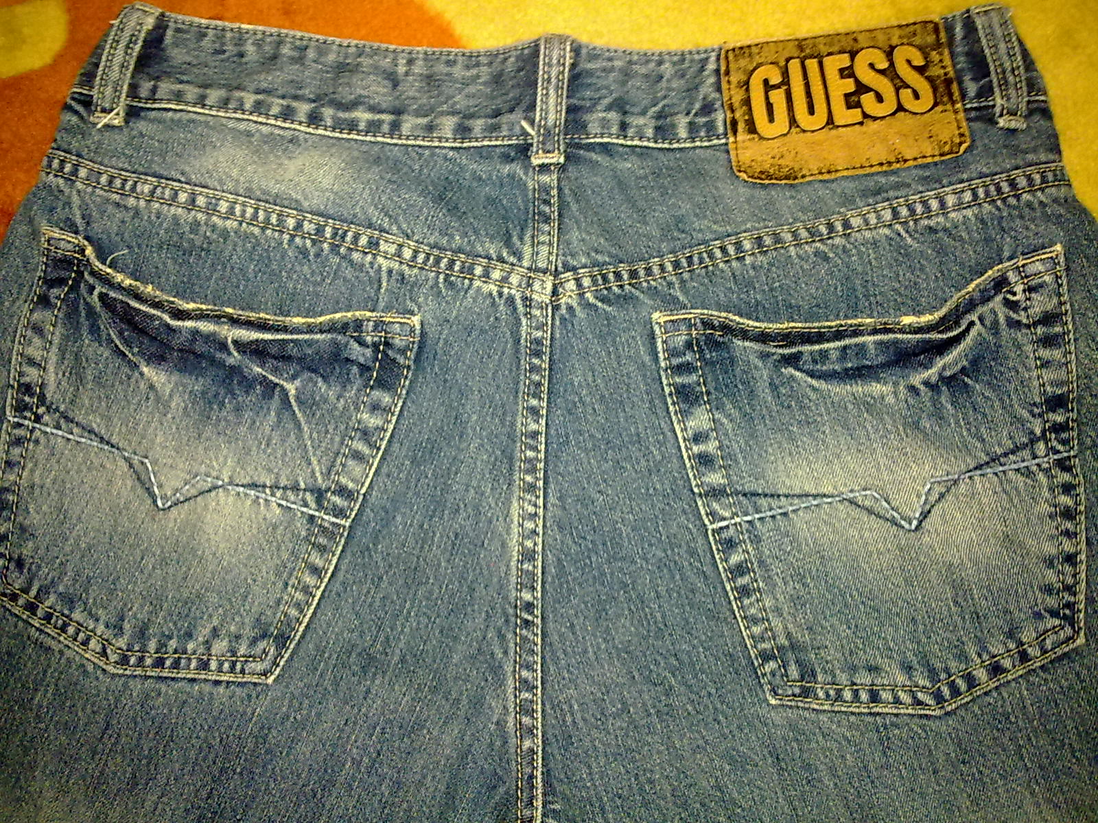 RED TOP LADIES PRELOVED COLLECTION GUESS Jeans (04) (SOLD)