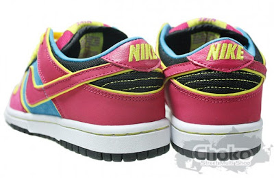 blue and pink nike sb