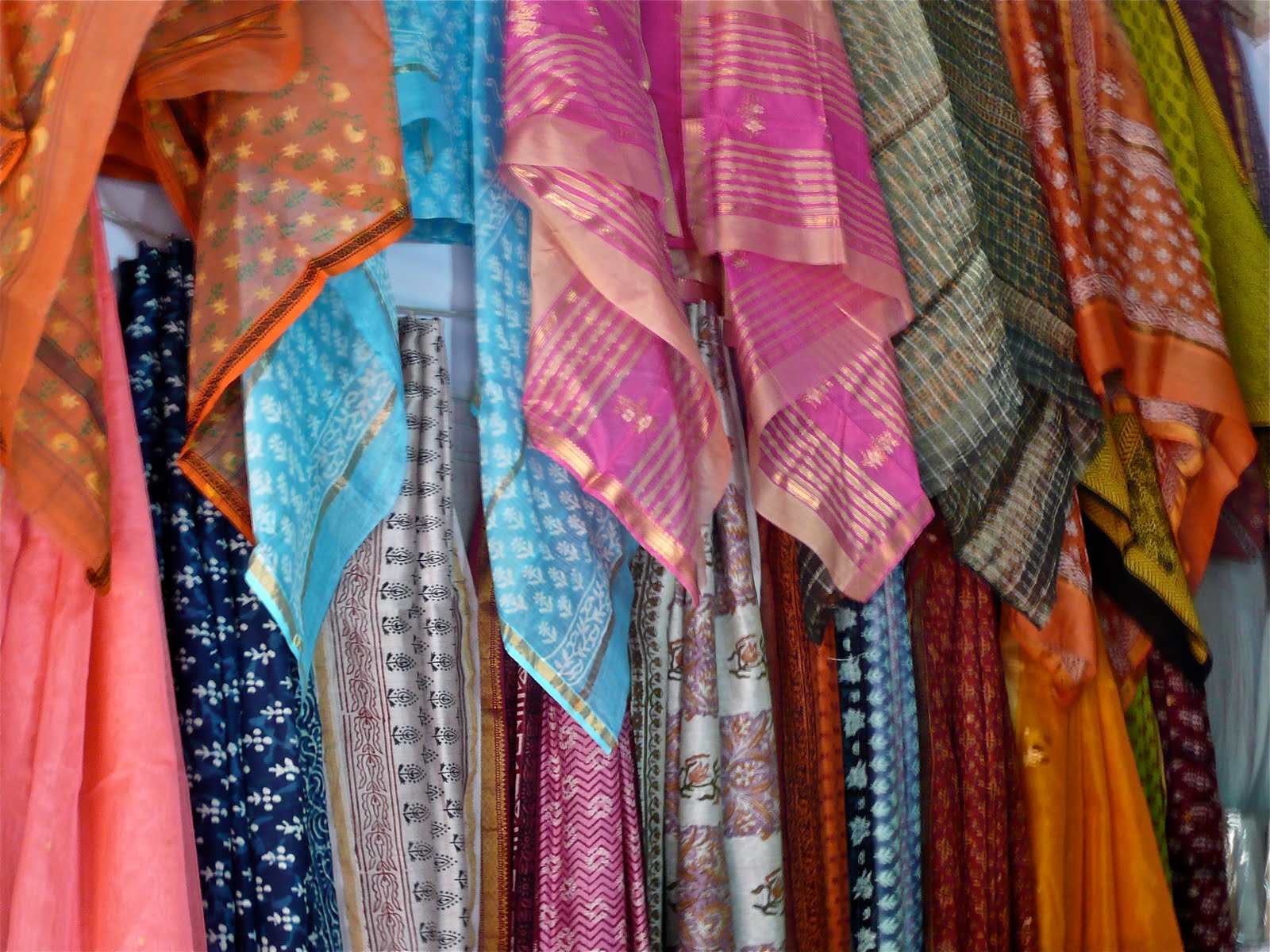 d e v i: India- "Ami Tomake Bhalobashi"