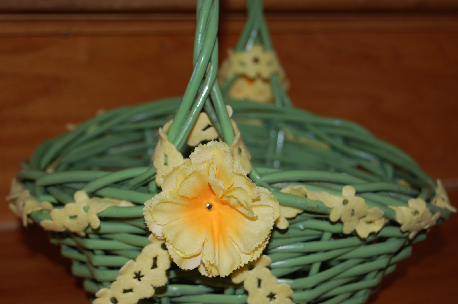 Tiffany's Inspirations A Green and Yellow Basket School Project