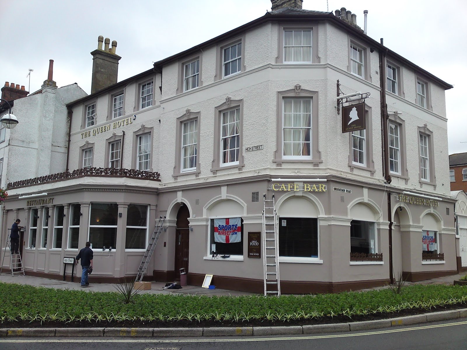 Lower Road Signs The Queen Hotel Aldershot