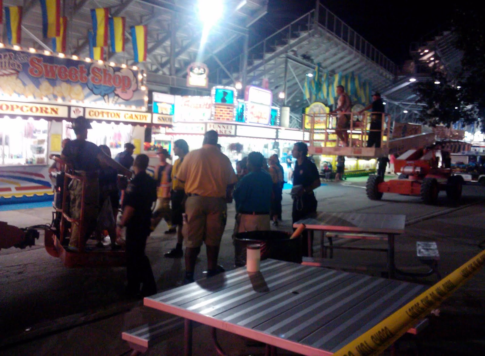 Hispanic News Network U.S.A. Hundred Stranded At Sky Glider Seats Ride