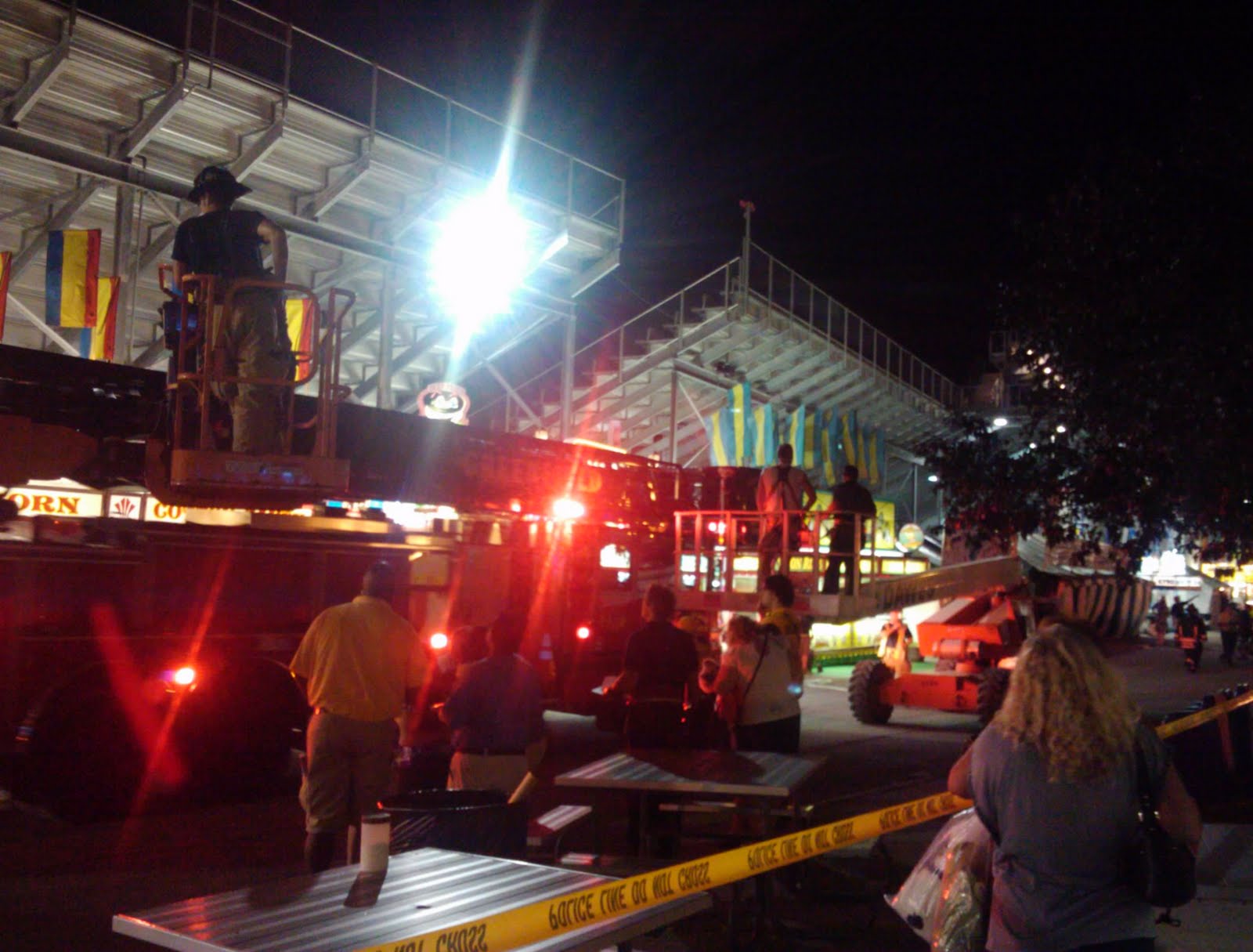 Hispanic News Network U.S.A. Hundred Stranded At Sky Glider Seats Ride