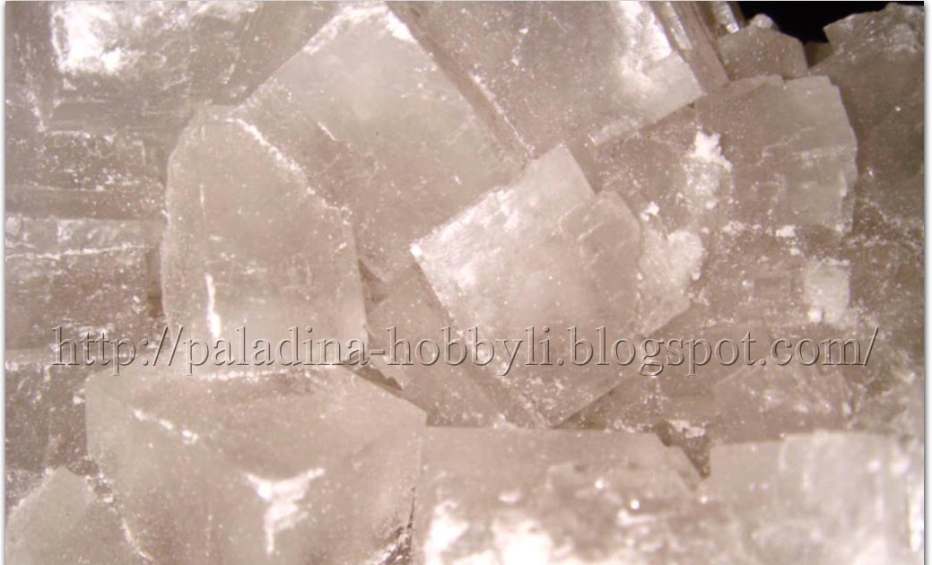 Как люди используют каменную соль. Каменная соль Шахты. Каменная соль в Иркутской области. Добыча каменной соли. Кристаллическая каменная соль.
