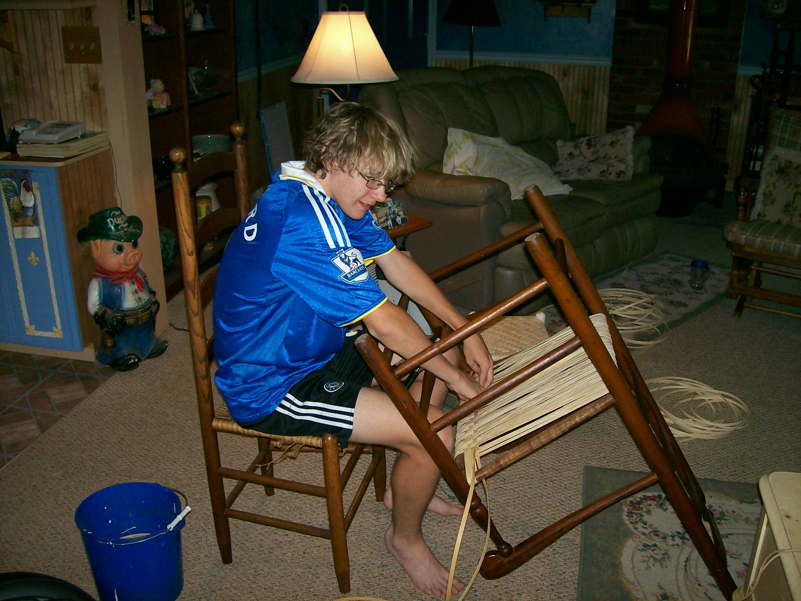 [Justin+doing+chair.jpg]