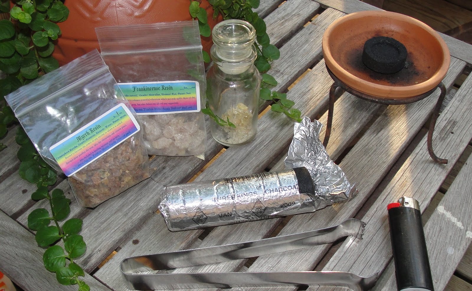 A Badger and a One Eyed Toad Resin Incense Tutorial...