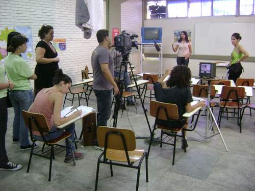 25 alunos da CAP ESCOLA DE TV EM SALVADOR gravaram