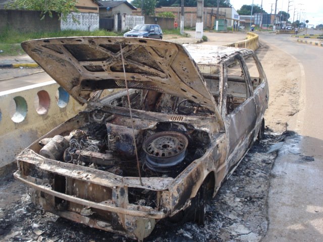 Imagem do carro após o incidente