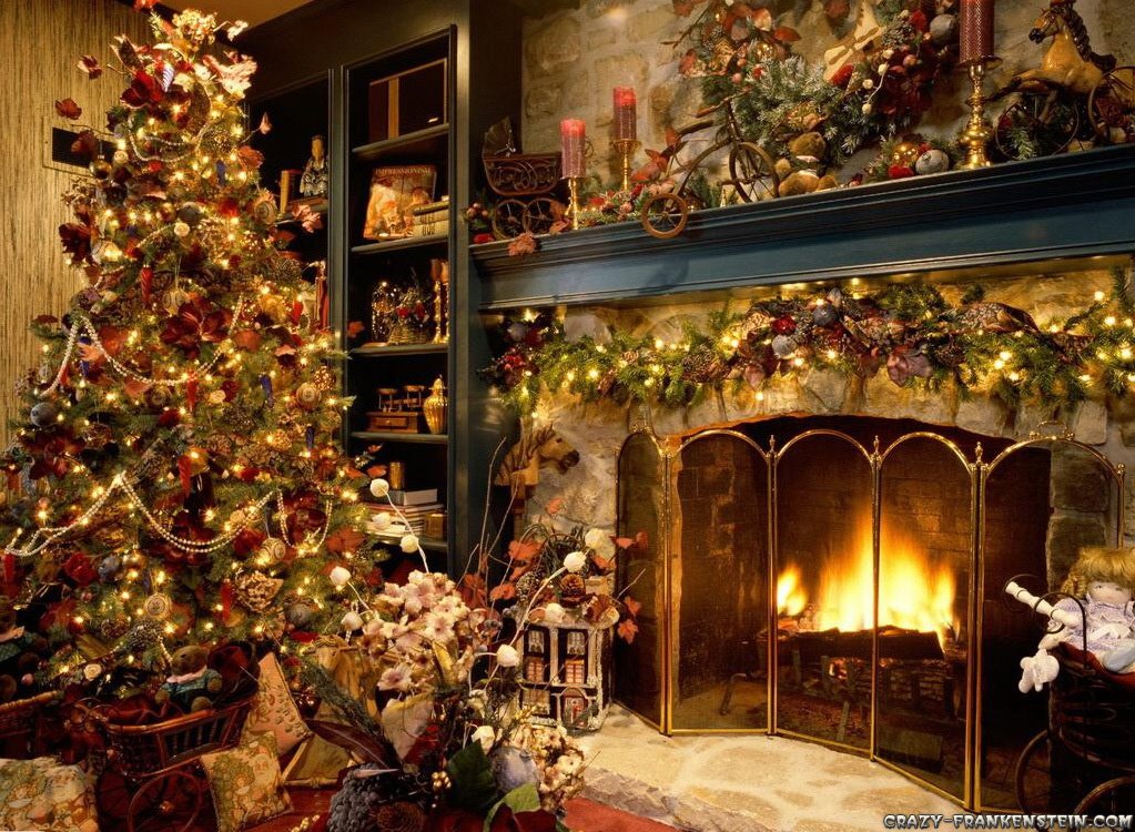 [christmas-tree-inside-the-house.jpg]