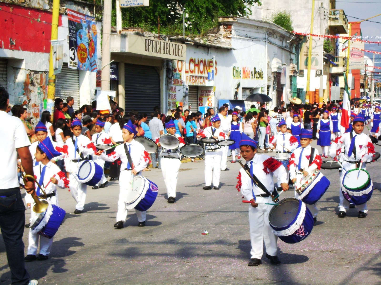 LA UNIDAD MORELOS JOJUTLA, MORELOS FOTOS DEL DESFILE POR LOS 200 AÑOS DE INICIO DE LA GUERRA