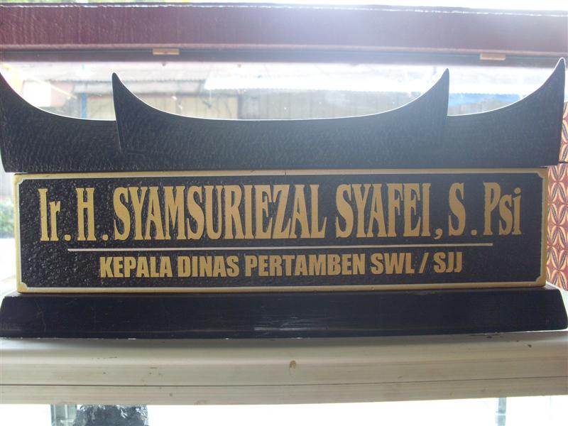 Papan Nama Meja Word