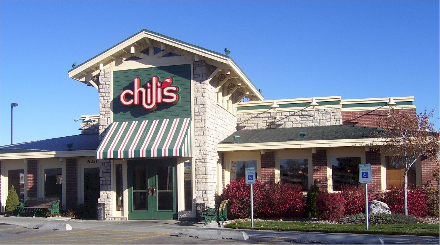 [chilis+restaurant.jpg]