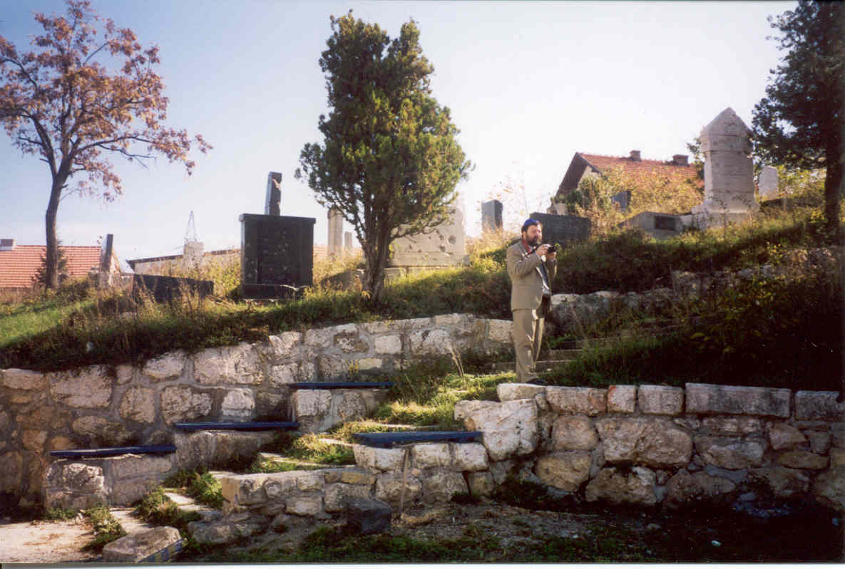 [Sam+Gruber+at+Sarajevo+cemetery+Oct+2000.jpg]