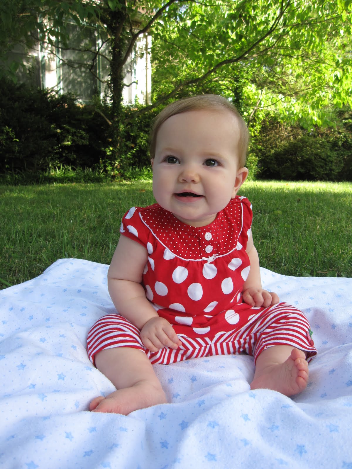 Девочка 9 месяцев фото Девочка 9 месяцев фото