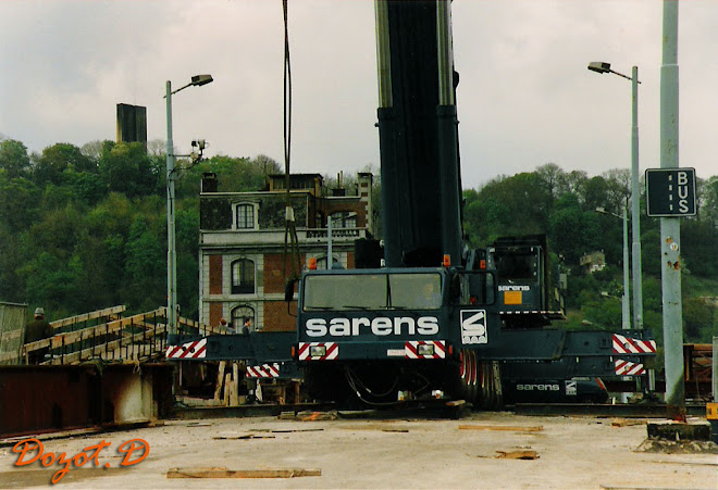 Sarens Liebherr LT 1300, rénovation du pont Maghin à Liège