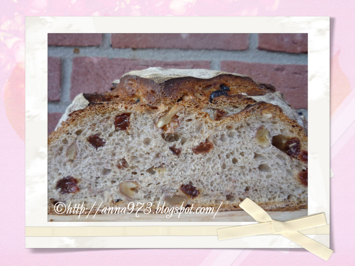 Сладкий хлеб с курагой и грецким орехом