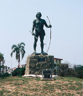 Monumento al Chiriguano en Santa Cruz
