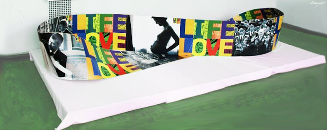 №10 Placard object life is love