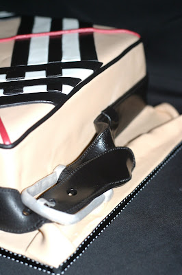 Pink Little Cake: Burberry Inspired Cake