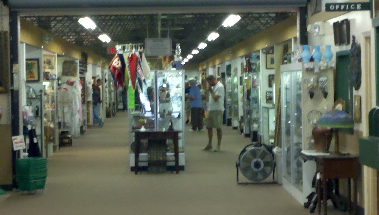 Findlay Bottle Show Findlay Bottle Club Ohio Antique Bottles Heart of Ohio Antique Mall