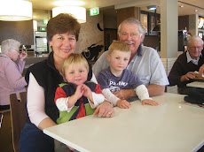 Vonnie & Wazza with the grandkids