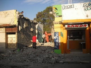Demuelen mercado viejo;  Construirán edificio de cristal