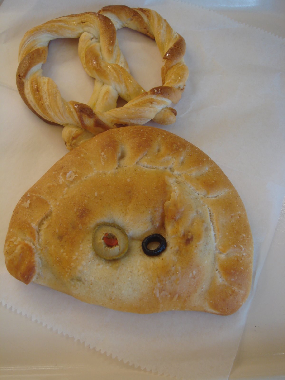 [Ginza+Kimuraya+pretzal+and+pocket.JPG]