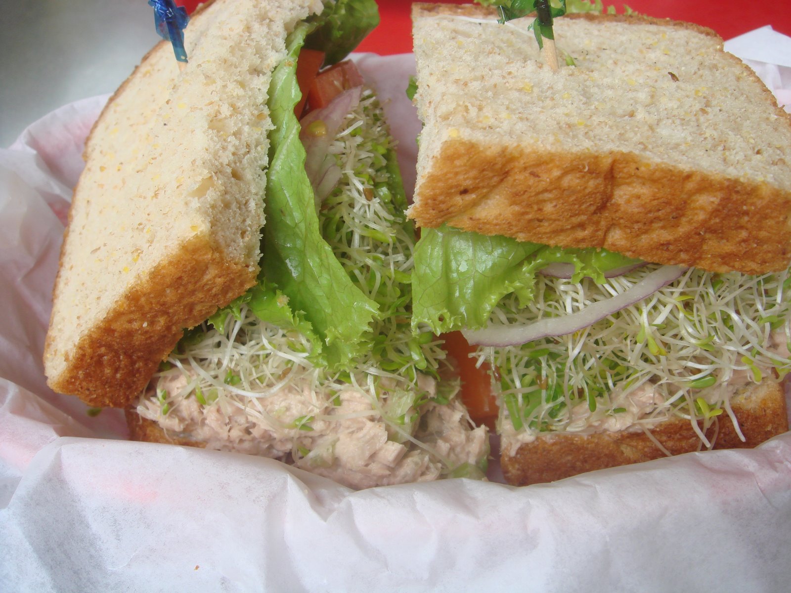 [Kua+Aina+Tuna+Avocado.JPG]