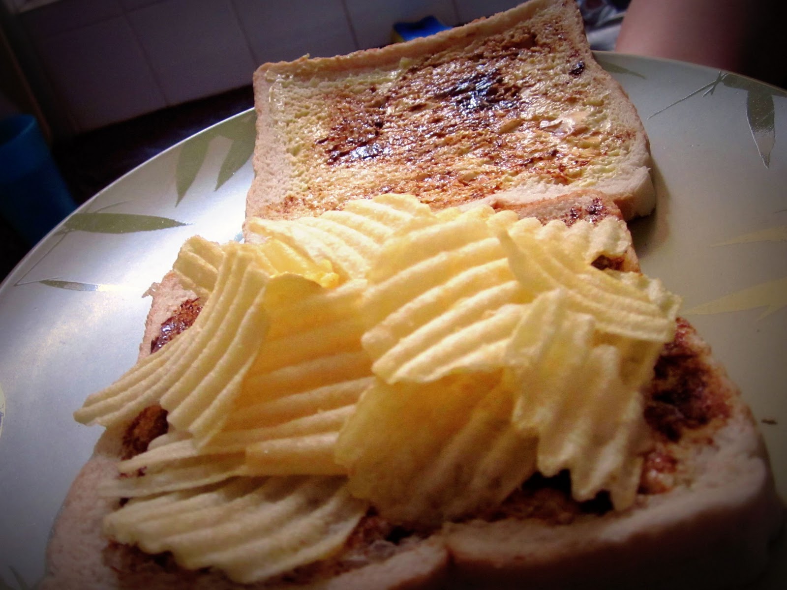 Vegemite + Salt n' Vinegar chips. A Kiwi (& Aussies?) tradition. :  r/eatsandwiches