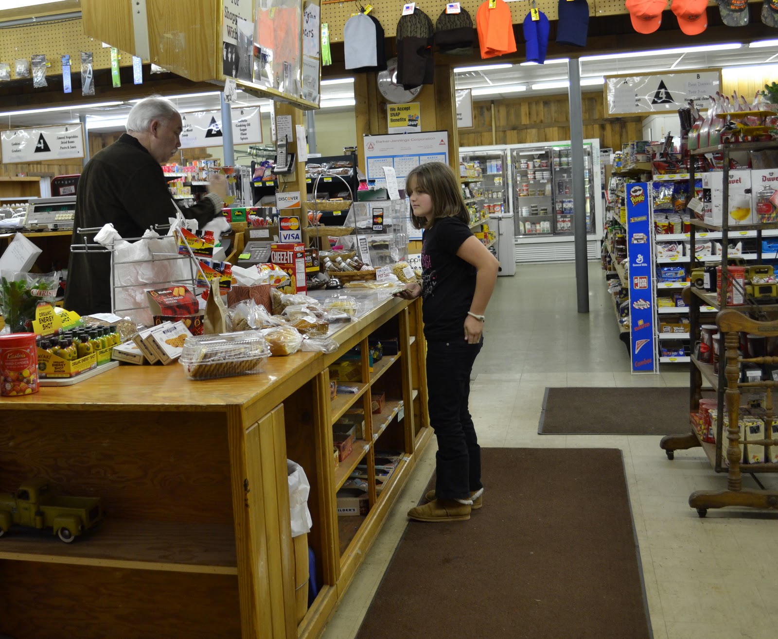 three notched Wintergreen Grocery