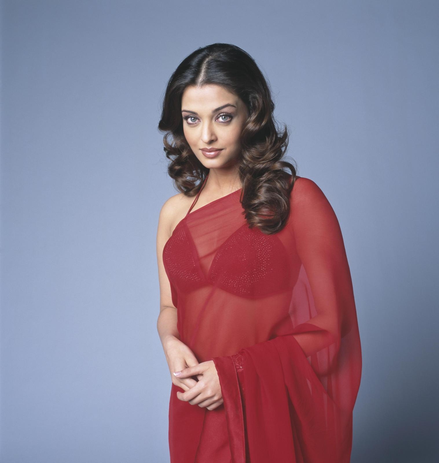 Aishwarya Rai Aishwarya Rai Hot Navel Show In Red Saree 