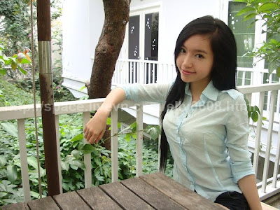 https://4.bp.blogspot.com/_KxCR7s-O1W8/SzYCy4-c5FI/AAAAAAAACq0/a27n2UZ_whw/s400/Elly+Tran+ha,+Vietnamese+cute+girl+Elly+Tran+ha,+Vietnamese+cute+girl+Elly+Tran+ha,+Vietnamese+cute+girl+5.jpg