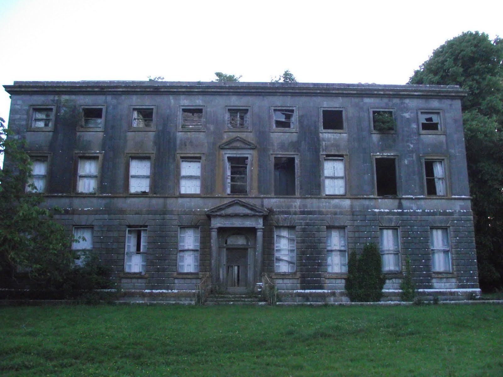 Hidden ruins of Ireland Williamstown House