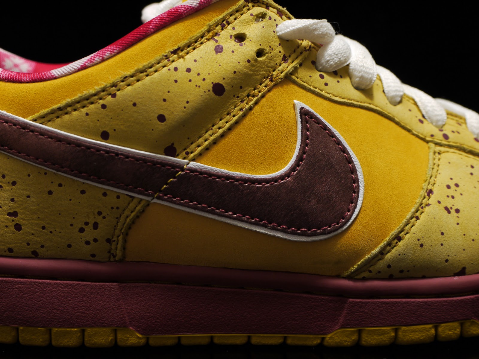Paper Planes Nike SB Yellow Lobster Dunk