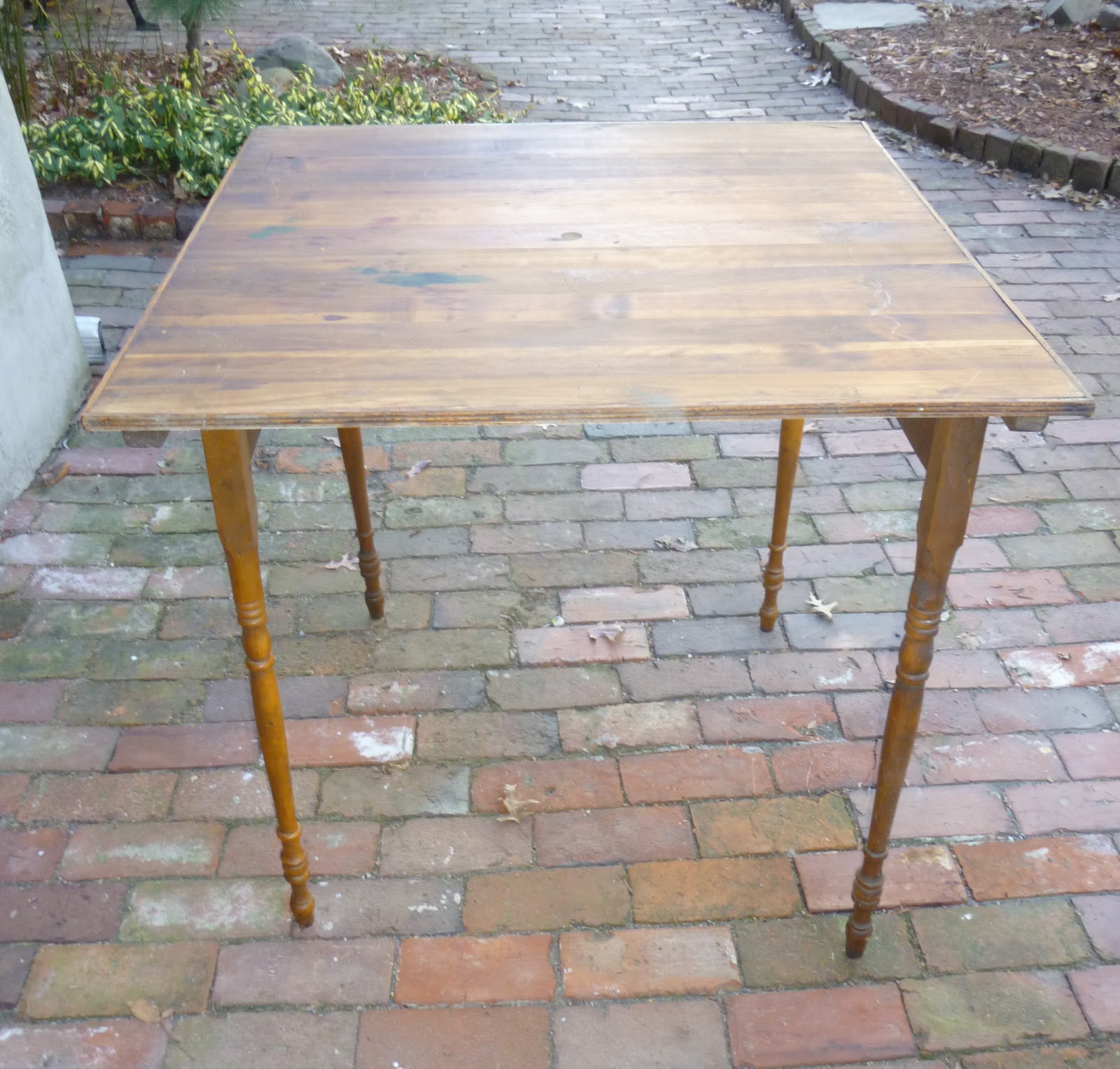 Wunderful Things Folding Card Table