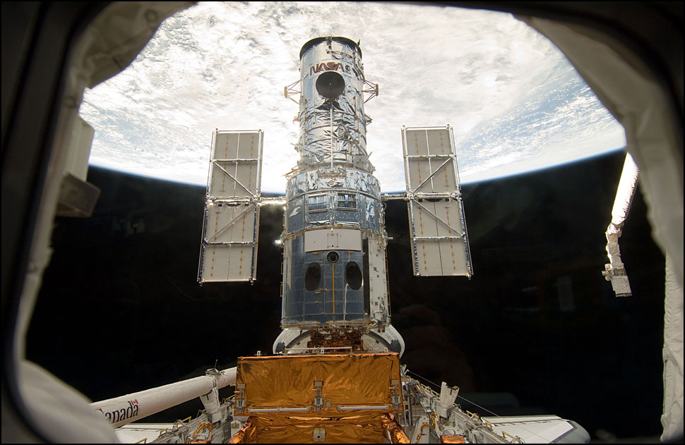 [090522_shuttle_large_2.jpg]
