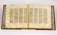 [Codex_Sinaiticus_open200.jpg]