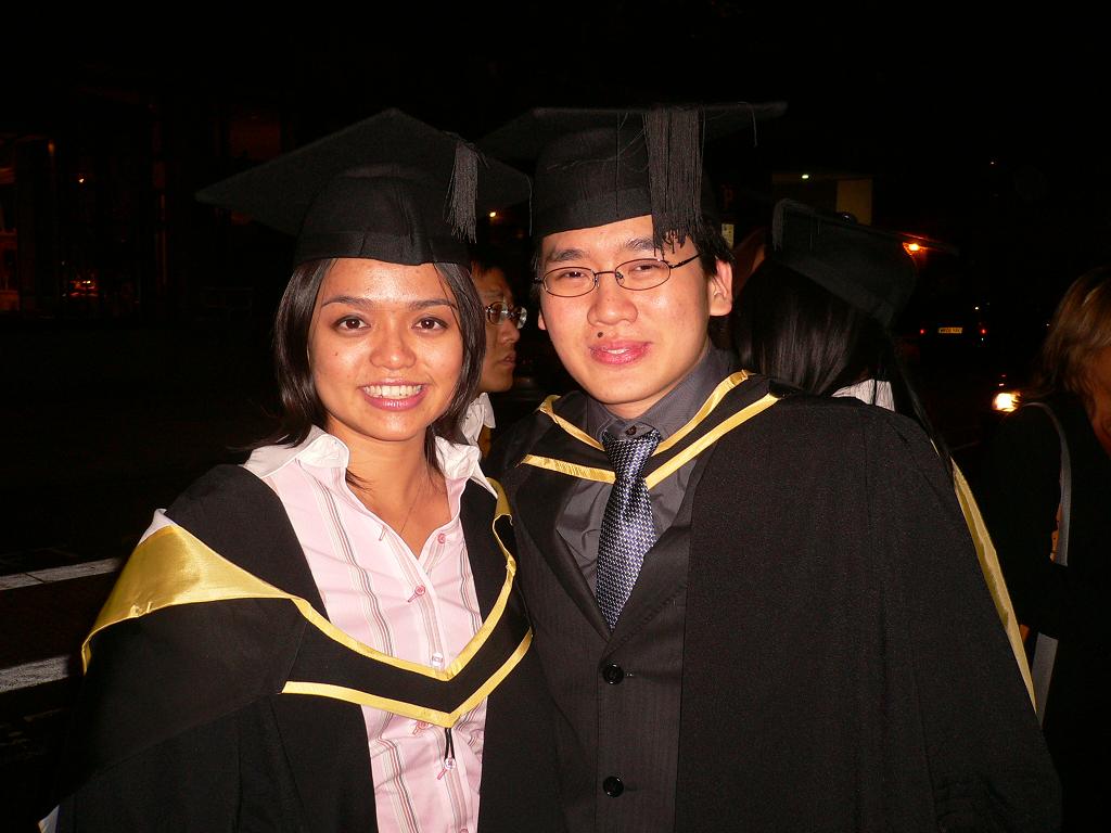 [grad8.JPG]