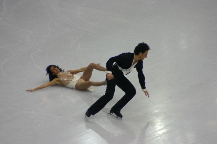 [figure-skating-fall-02.jpg]